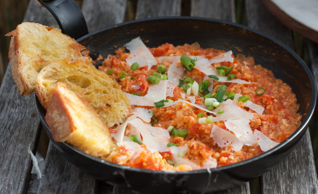 menemen czyli kremowe jajka w pomidorach